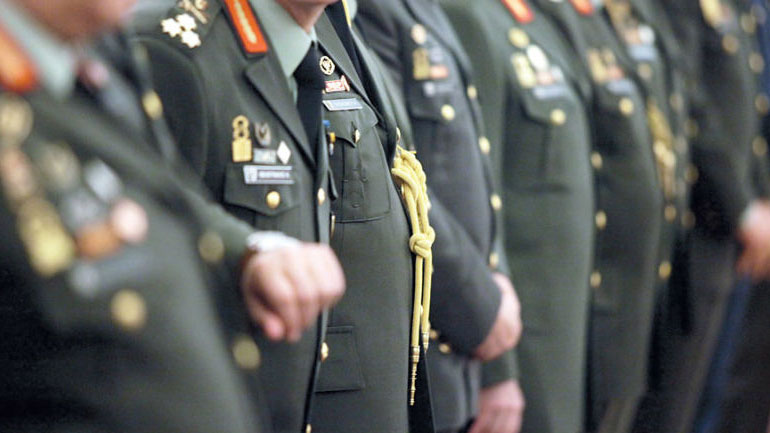 Το υπ. Εργασίας ξεκαθαρίζει: Δεν υπάρχουν λάθη στα αναδρομικά αποστράτων-συνταξιούχων ειδικών μισθολογίων