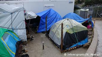 Αρκετοί αιτούντες άσυλο στη Σάμο αναγκάζονται να ζουν σε σκηνές παρά τις χαμηλές θερμοκρασίες