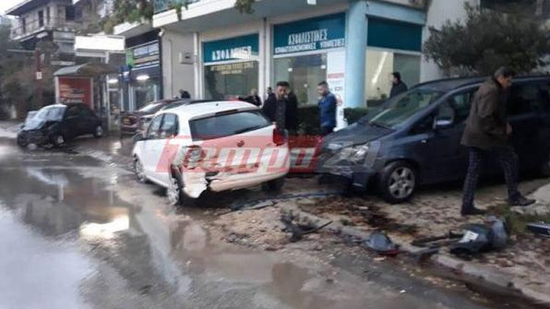 Πάτρα: Αυτοκίνητο προσέκρουσε σε οχήματα – Τραυματίστηκε η οδηγός