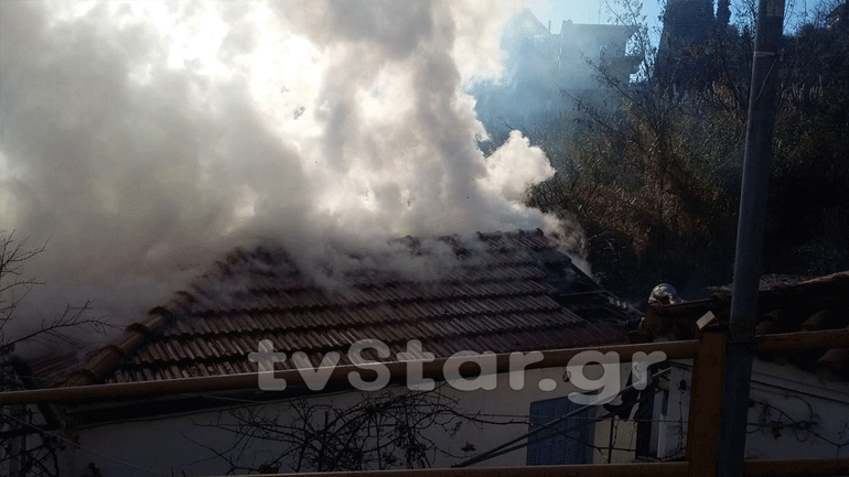 Πυρκαγιά σε μονοκατοικία στη Λαμία