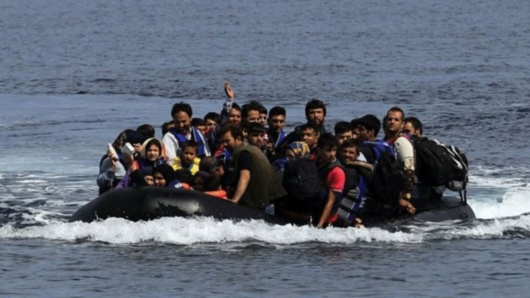 Το Λονδίνο ανησυχεί για τις συχνές απόπειρες μεταναστών να διαπλεύσουν τη Μάγχη