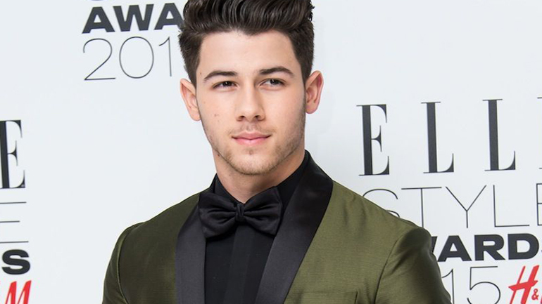 Ο τραγουδιστής Νικ Τζόνας, ο άνδρας του 2018 με το καλύτερο στυλ