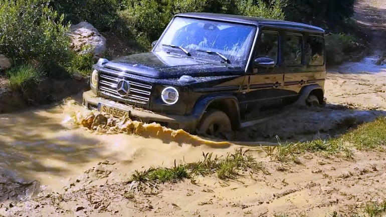 Πώς να οδηγείς τη G-Class στη λάσπη