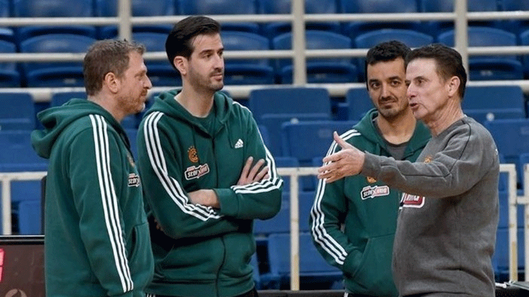 Πιτίνο: «Σαν να προπονώ τους Σέλτικς»