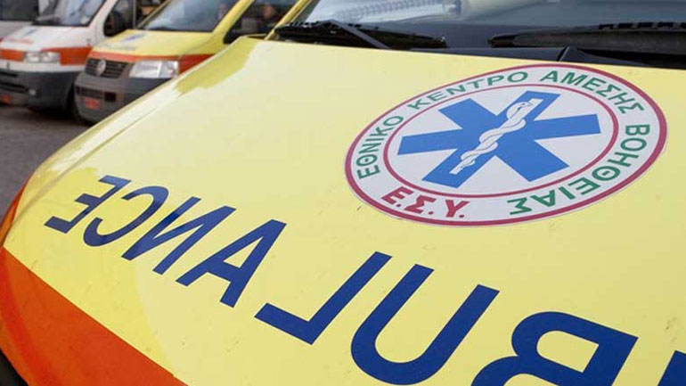 Λάρισα: Μητέρα ήπιε βενζίνη μπροστά στο ανήλικο παιδί της