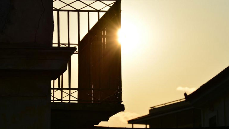 Πήλιο: Ζευγάρι έπεσε από μπαλκόνι ξενοδοχείου έπειτα από καβγά