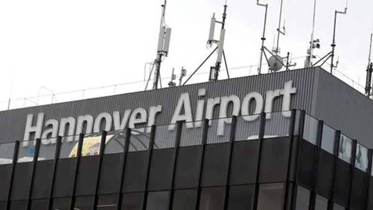 Κλειστό το αεροδρόμιο του Αννόβερο: Όχημα έσπασε την πύλη και μπήκε στον αεροδιάδρομο