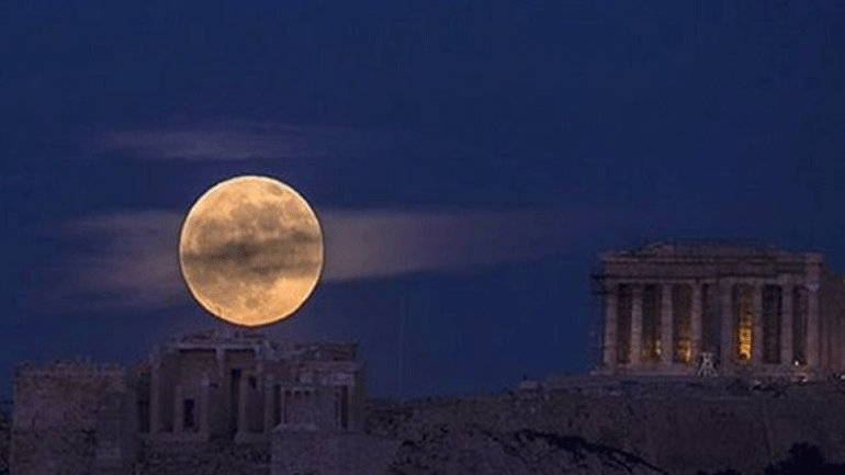 National Geographic: 1,1 εκατ. άνθρωποι θαύμασαν τη φωτογραφία με την  πανσέληνο πάνω από την Ακρόπολη