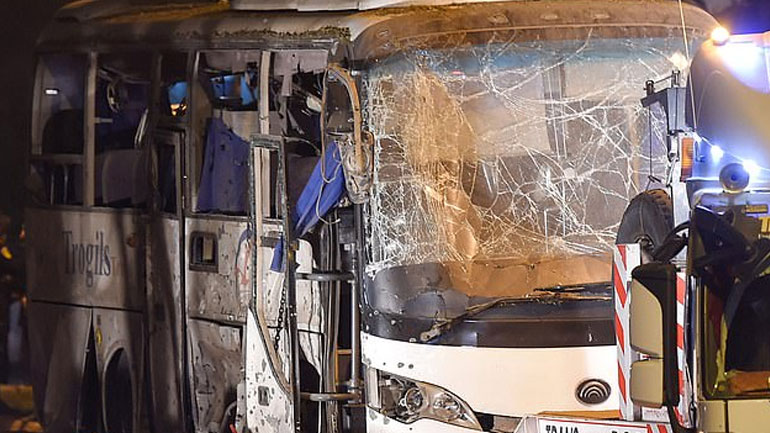 Σκοτώθηκαν «40 τρομοκράτες» μετά την επίθεση σε τουριστικό λεωφορείο στο Κάιρο