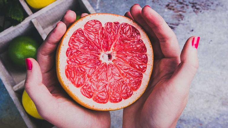 Ποια είναι η σωστή ποσότητα φρούτων που πρέπει να καταναλώνετε καθημερινά;