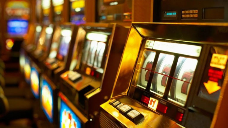 Δύο συλλήψεις για «φρουτάκια» στον Βόλο