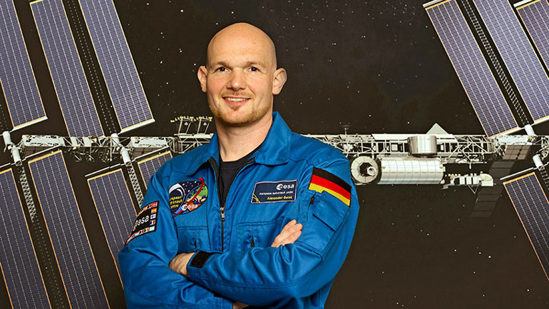 «Όταν κοιτάς τη Γη μας από ψηλά, τρομάζεις»