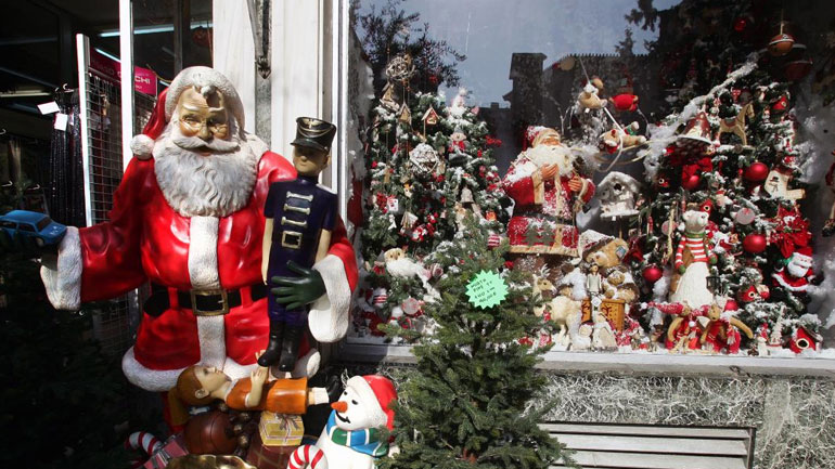 Ανοιχτά σήμερα τα καταστήματα μέχρι τις 18.00 το απόγευμα