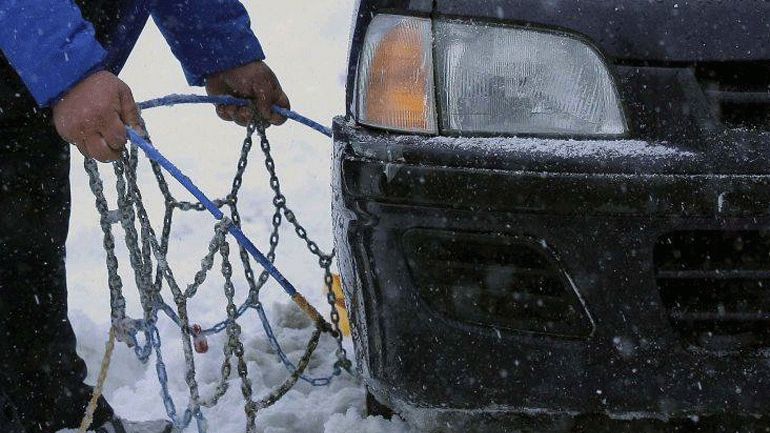 Με αντιολισθητικές αλυσίδες η κυκλοφορία σε αρκετές περιοχές