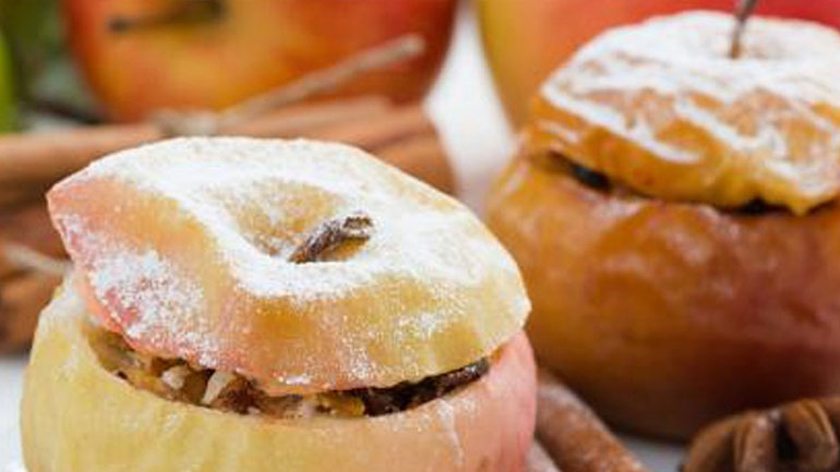 Ψητά μήλα με αμύγδαλα και σταφίδες