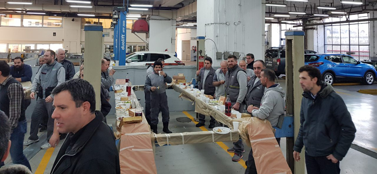 Στα κεντρικά της εισαγωγικής εταιρείας των αυτοκινήτων Nissan