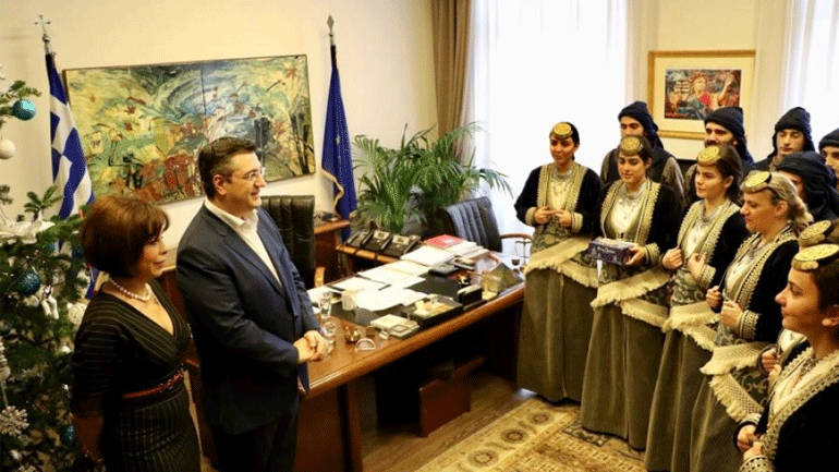 Πρωτοχρονιάτικα κάλαντα στον Περιφερειάρχη Κεντρικής Μακεδονίας