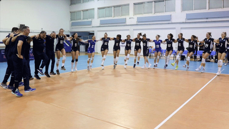 Στράντζαλη: «Να χορέψουμε συρτάκι στο Μαρκόπουλο»