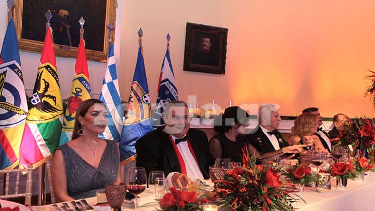 Παρουσία του ΥΠΕΘΑ και στελεχών των Ενόπλων Δυνάμεων το πρωτοχρονιάτικο γεύμα στη Λέσχη Αξιωματικών Παρουσία του ΥΠΕΘΑ και στελεχών των Ενόπλων Δυνάμεων το πρωτοχρονιάτικο γεύμα στη Λέσχη Αξιωματικών