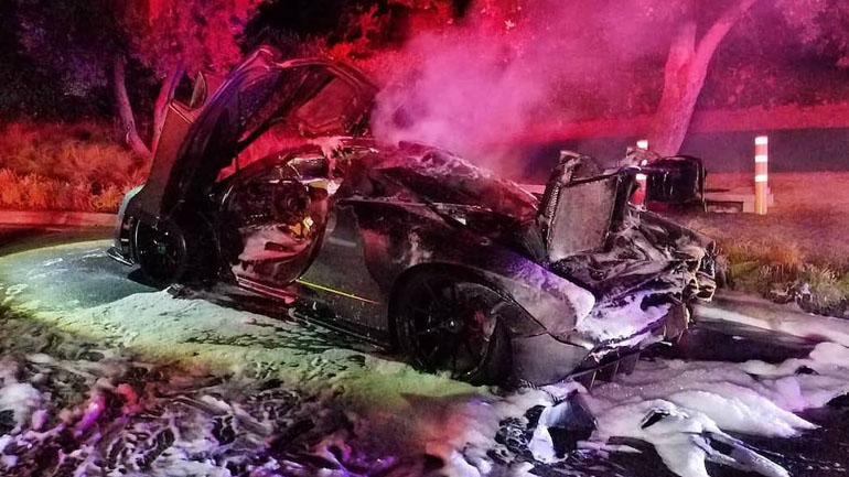 Στάχτη έγινε η πιο ακριβή McLaren