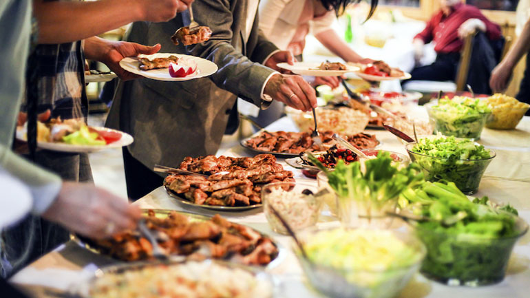 Μετά τις διατροφικές «αμαρτίες» των εορτών ανεβαίνει στους περισσότερους η χοληστερίνη