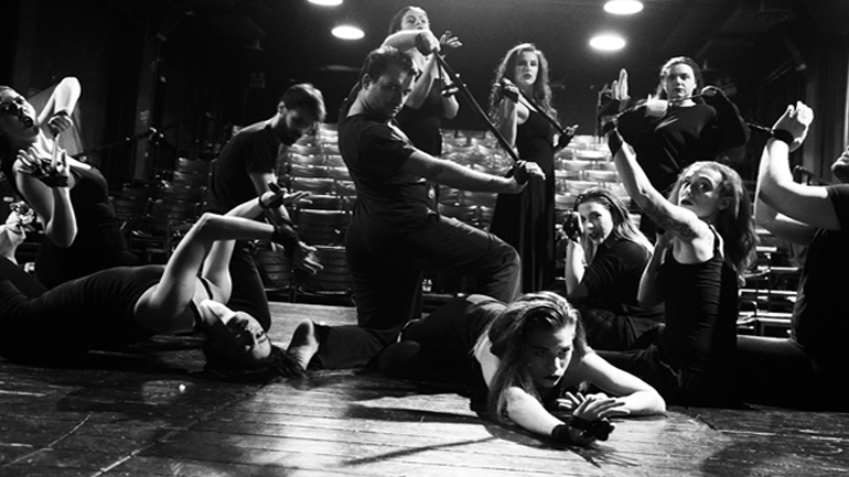 Η παράσταση της Σοφίας Καζαντζιάν «Franz Kafka» στην Πράγα