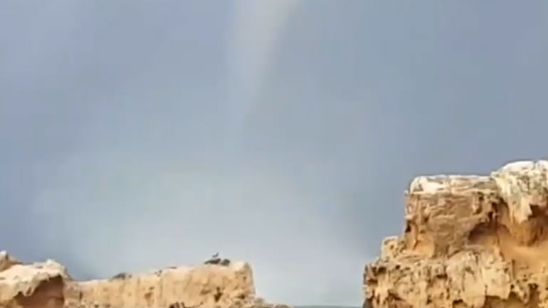 Σε κλοιό κακοκαιρίας η Κύπρος – Εντυπωσιακός υδροστρόβιλος ανοιχτά της Κερύνειας