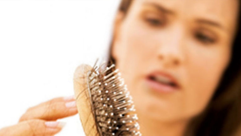 Τρία πράγματα που προκαλούν τριχόπτωση