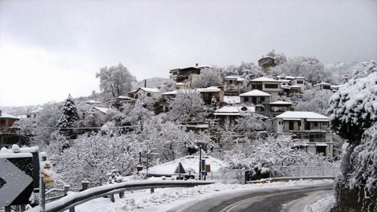 Σε εξέλιξη η χιονόπτωση σε ορεινές περιοχές της Μαγνησίας