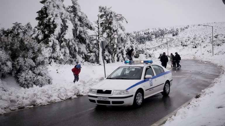 Έντονη η χιονόπτωση στον Νομό Καρδίτσας – Πού χρειάζονται αντιολισθητικές αλυσίδες