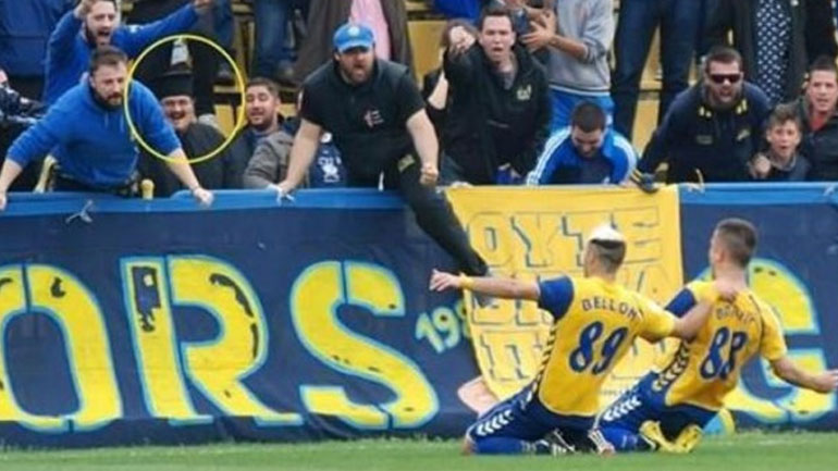 Ποιοι ιερείς είναι φανατικοί οπαδοί στο ποδόσφαιρο!