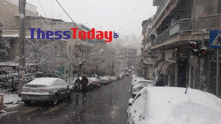 Στα λευκά η Θεσσαλονίκη – Αρκετά προβλήματα και στο κέντρο της πόλης