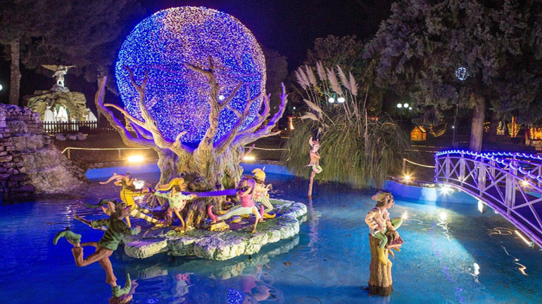 Πάρκο των Χριστουγέννων: Αυλαία με την καθιερωμένη κοπή της πρωτοχρονιάτικης πίτας