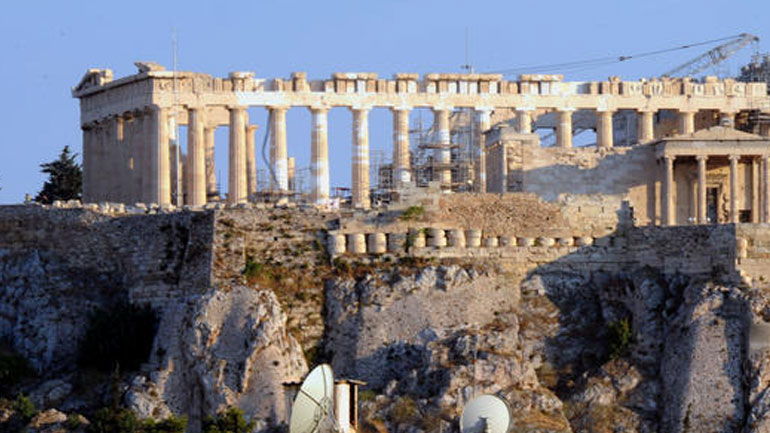 Άνδρας έπεσε στο κενό από την Ακρόπολη
