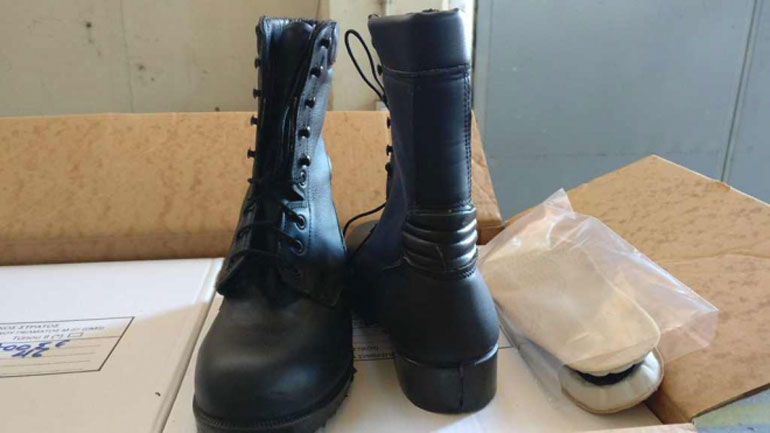 Πωλούν στο διαδίκτυο τα άρβυλα που χορηγεί… δωρεάν σε στελέχη το ΓΕΣ