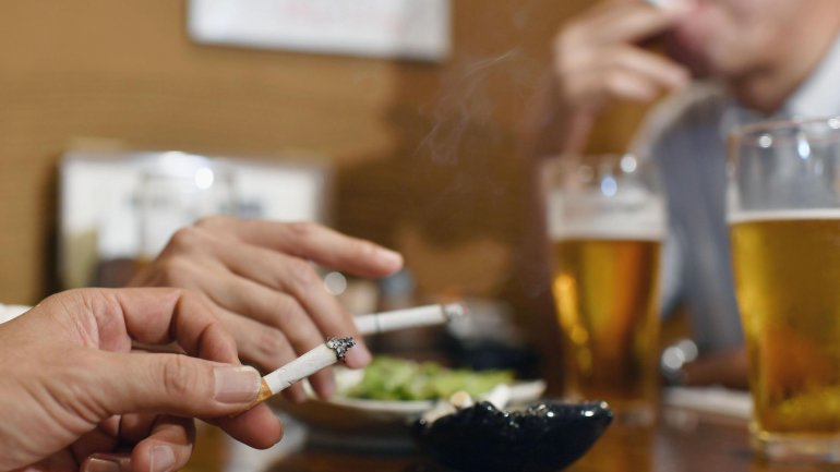 Η έκθεση σε παθητικό κάπνισμα προκαλεί αλλαγές στην ηλεκτρική δραστηριότητα της καρδιάς