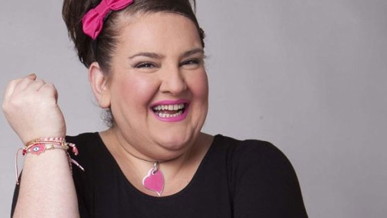 Η Σοφία Βογιατζάκη αποκαλύπτει την πραγματική της ηλικία on camera!