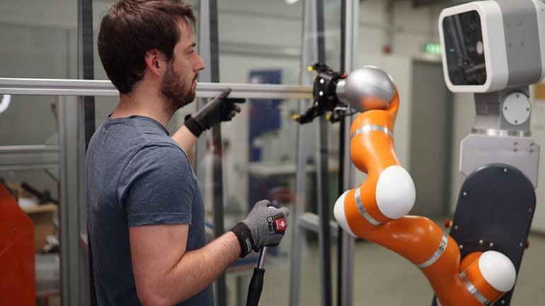 DW: Το ρομπότ – σύμμαχος ή ανταγωνιστής;