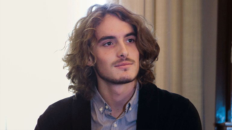 Τσιτσιπάς: «Ίσως να είμαι συγγενής του Σωκράτη»!