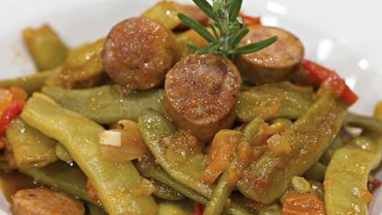 Φασολάκια µε λουκάνικο