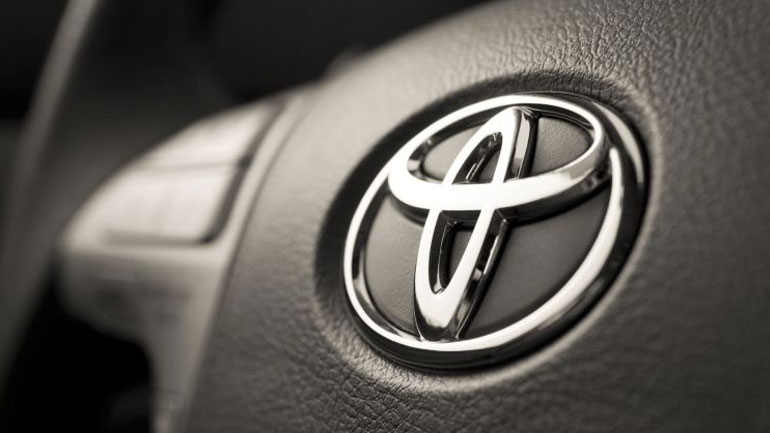 Ανακαλούνται Toyota Sedan λόγω προβλημάτων στους μπροστινούς αερόσακους