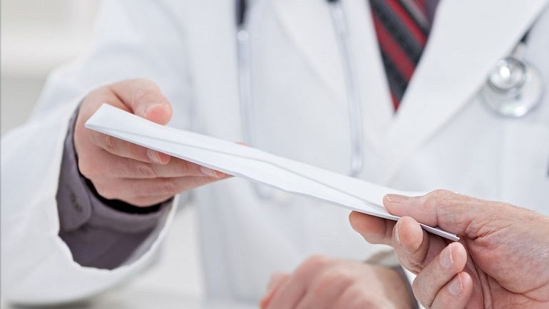 Θεσσαλονίκη: Σύλληψη γιατρού δημοσίου νοσοκομείου για… φακελάκι