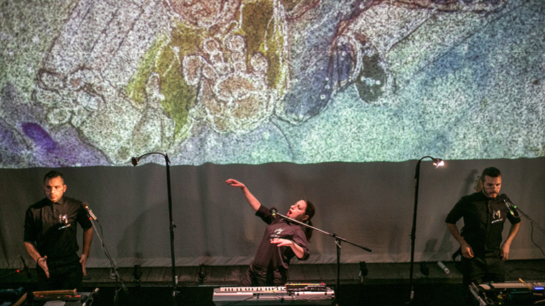 «Mellonia» των Φώτη Δούσου και Αλέξανδρου Ράπτη στο Rabbithole