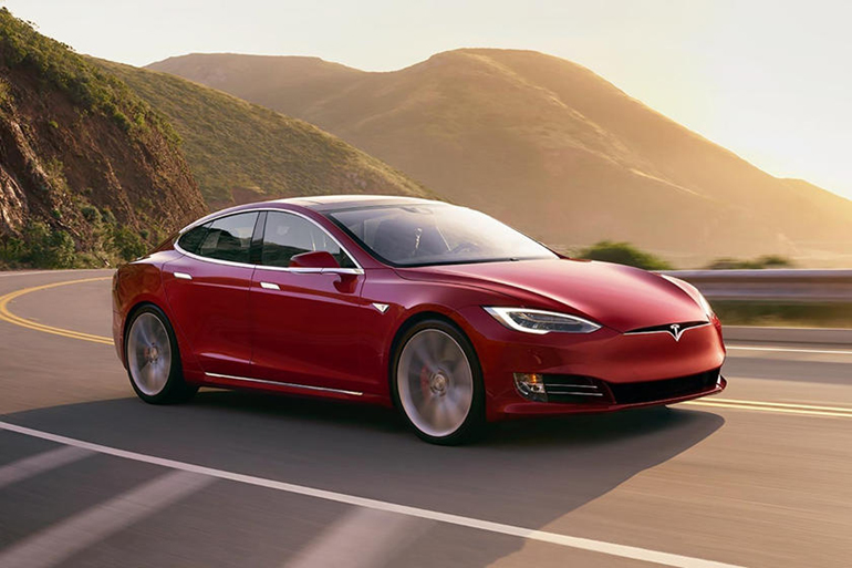 H Tesla είδε τις πωλήσεις της να αυξάνονται κατά 280% (στη φωτό το Model S)