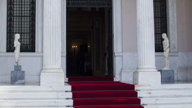 Μαξίμου για Μητσοτάκη: Να καταθέσει πρόταση δυσπιστίας  και να φανεί στη Βουλή η δύναμή του