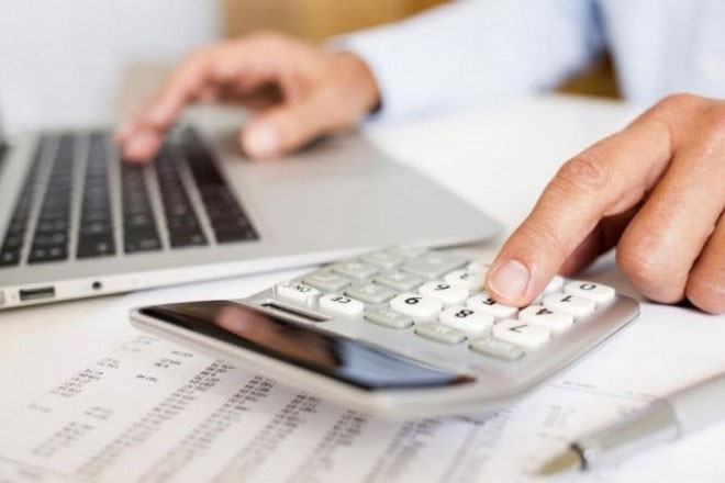 Δεν απαιτείται η διακοπή της επαγγελματικής δραστηριότητας για όποιον αυτοαπασχολούμενο θέλει να καταθέσει αίτηση για να λάβει σύνταξη.