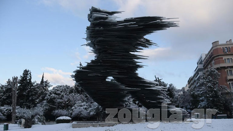 Το έστρωσε στο κέντρο της Αθήνας!