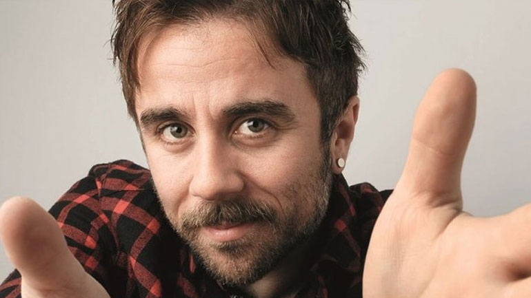 Ο Θανάσης Τσαλταμπάσης αποκαλύπτει on camera το φετίχ του!