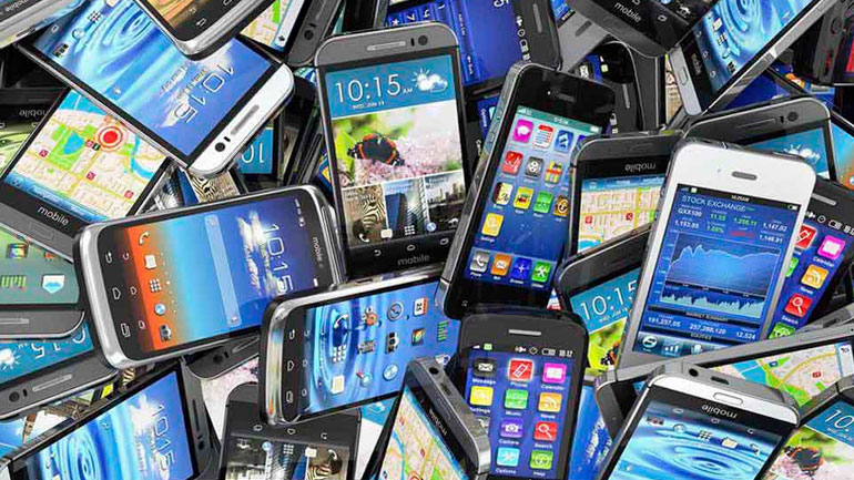 Μείωση 15,5% κατέγραψαν οι αποστολές έξυπνων κινητών τηλεφώνων το 2018