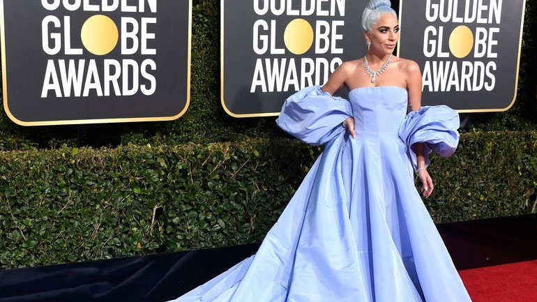 Lady Gaga: Το κρυφό μήνυμα πίσω από τη δημιουργία που φόρεσε στις Χρυσές Σφαίρες 2019